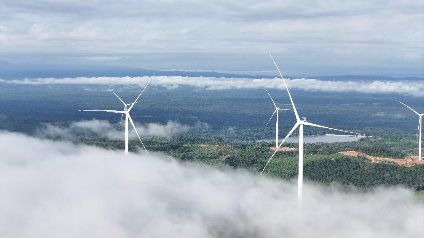 Từ công trường ‘3 không’ đến dòng điện vượt biên giới: Cách Bầu Hiển làm nên kỳ tích Savan 1 trong 16 tháng