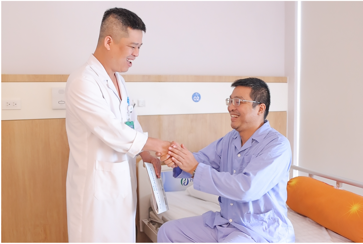 "Phép màu" cho bệnh nhân ung thư phổi di căn sau hành trình gõ cửa vô vọng từ Bắc vào Nam