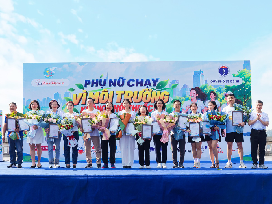 Tổ hợp Y tế Phương Đông tiếp sức giải chạy vì môi trường không khói thuốc